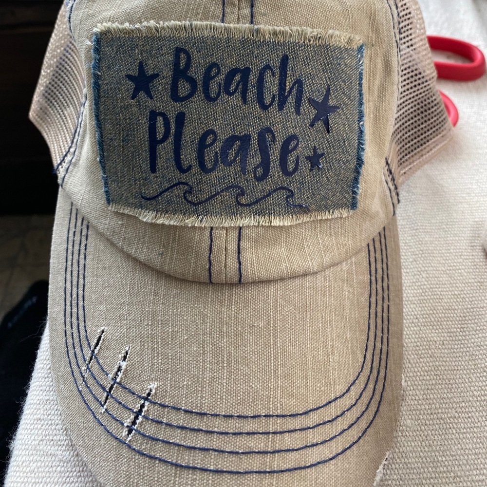 Beach please hat